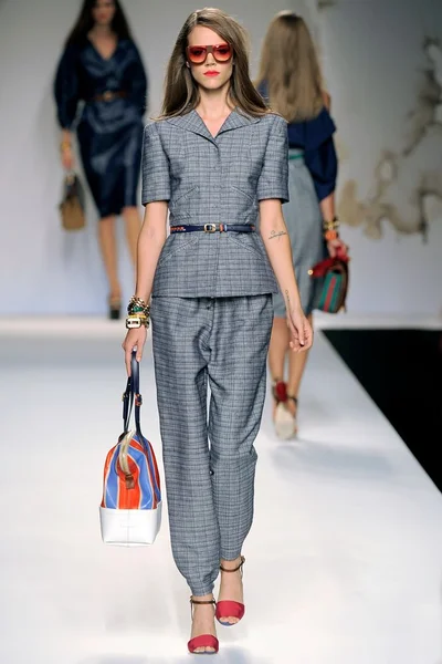 Look 9